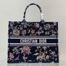 Dior Shopping Bags